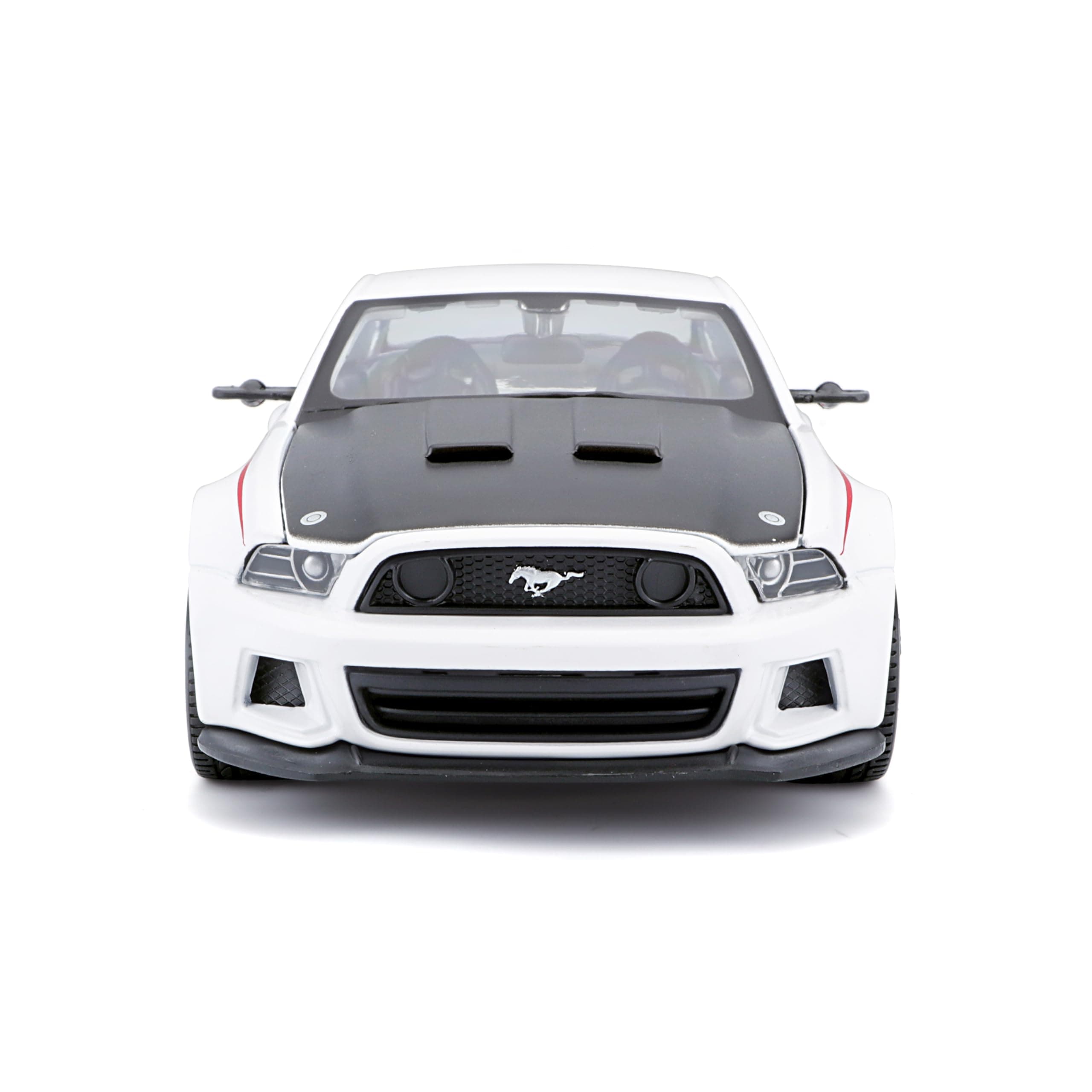 MAISTO SP EDITION Кола NEW FORD MUSTANG STREET RACER бяла